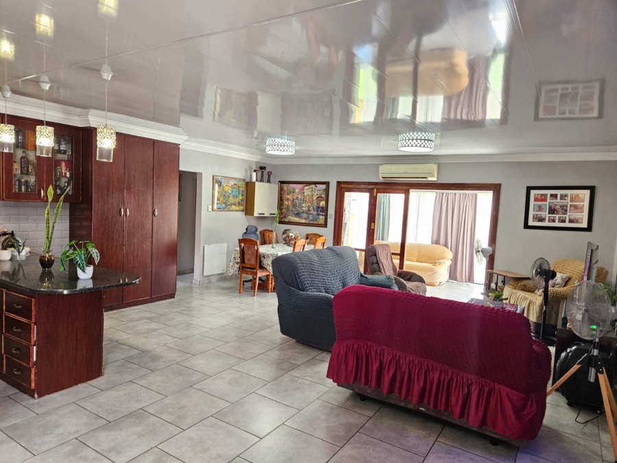 3 Bedroom Property for Sale in Hillcrest Northern Cape